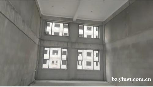 可克达拉市大学城对面商铺，业态不限